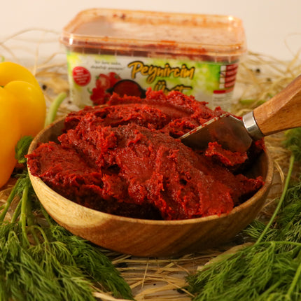 Tatlı Biber Salçası